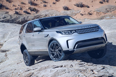 2018 Land Rover Discovery review: Off-road cred, on-road demeanor - CNET